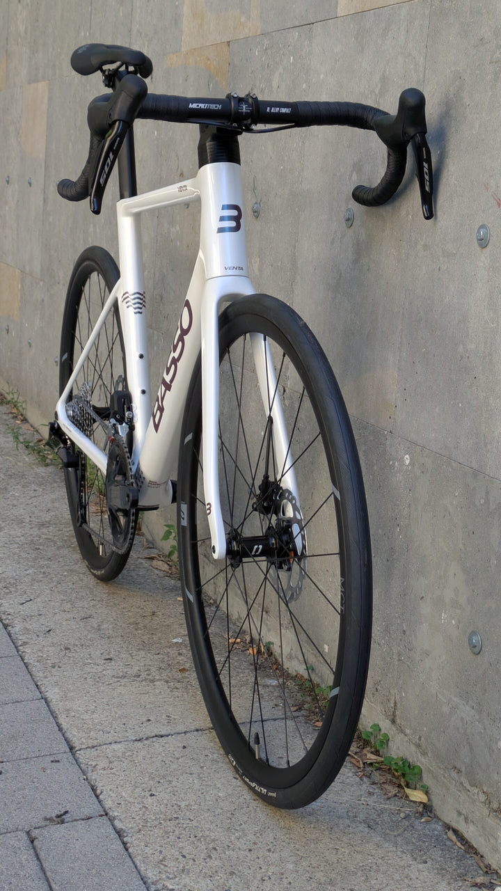 Basso Venta R Disc Road Bike (Shimano 105 di2)