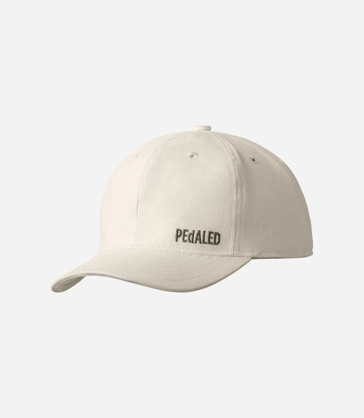 Gorra con el logotipo de PEDALED