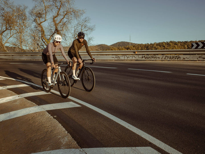 Samarreta de màniga llarga Eat Sleep Cycle per a dona - Negre
