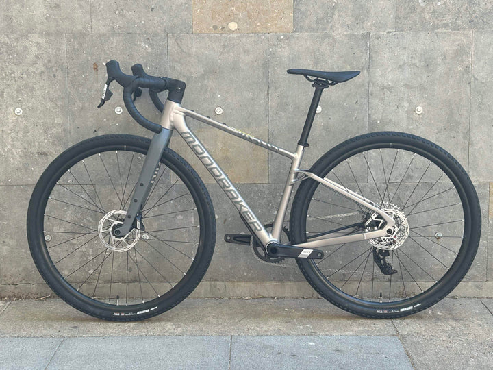 Bicicleta Mondraker ARID R Gravel Alloy Stealth (SRAM Apex AXS)