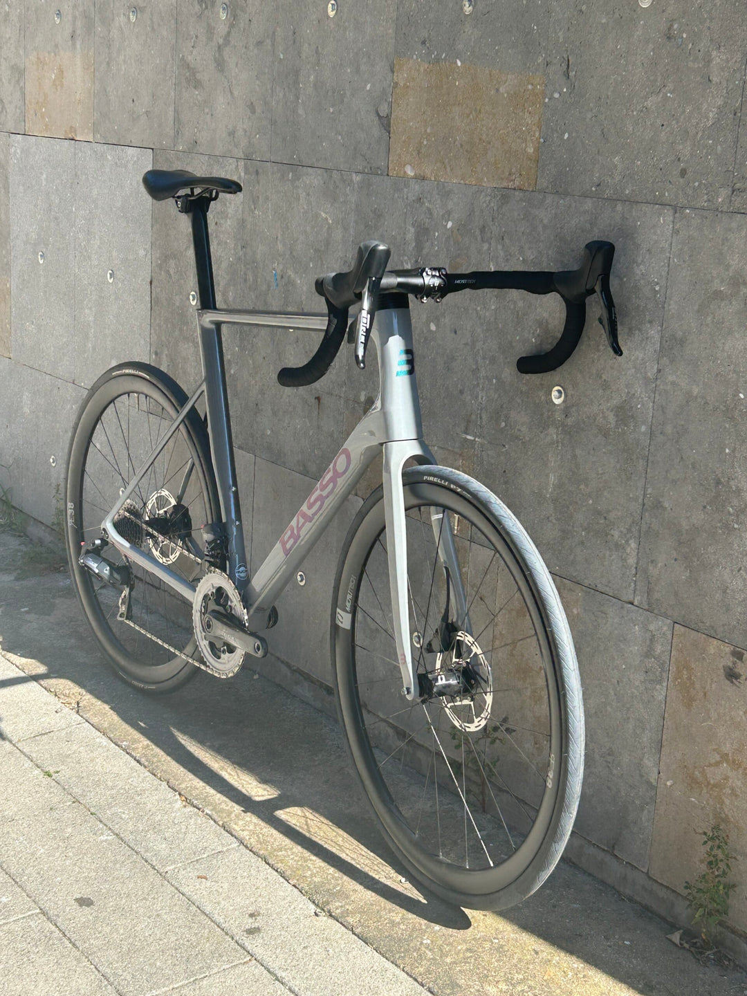 Basso Astra Disc Road Bike (SRAM Force AXS D2) Ex-Demo Size 58