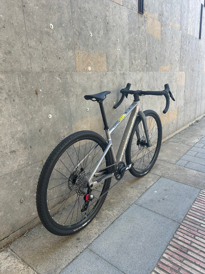Bicicleta Mondraker ARID R Gravel Alloy Stealth (SRAM Apex AXS)