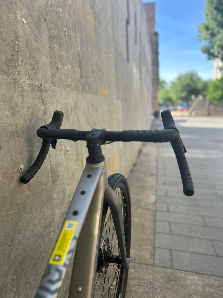 Bicicleta Mondraker ARID R Gravel Alloy Stealth (SRAM Apex AXS)
