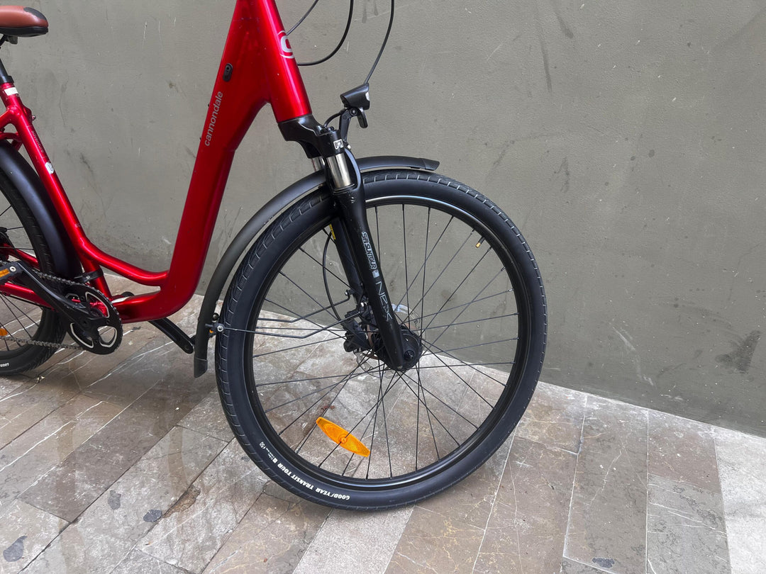 Bicicleta híbrida Cannondale Adventure EQ