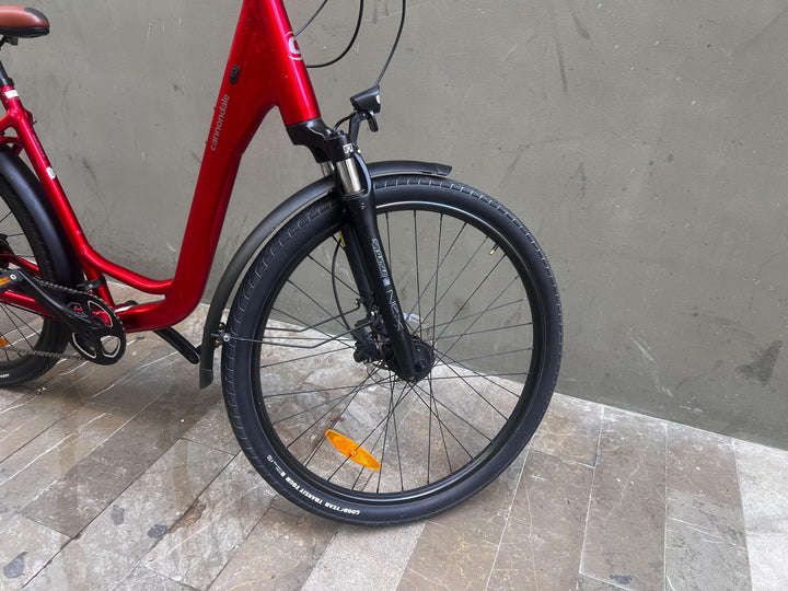Bicicleta híbrida Cannondale Adventure EQ