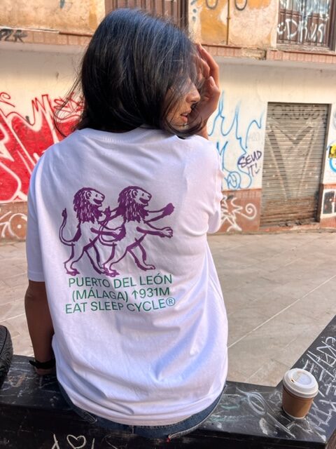 Camiseta Unisex Málaga Puerto del León Blanca