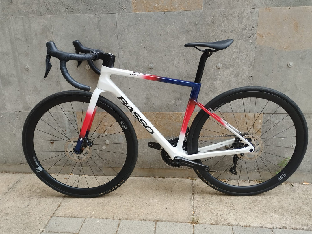 Bicicleta de carretera Basso Astra 2025 (Shimano 105 di2) Ex-Demo Talla 48