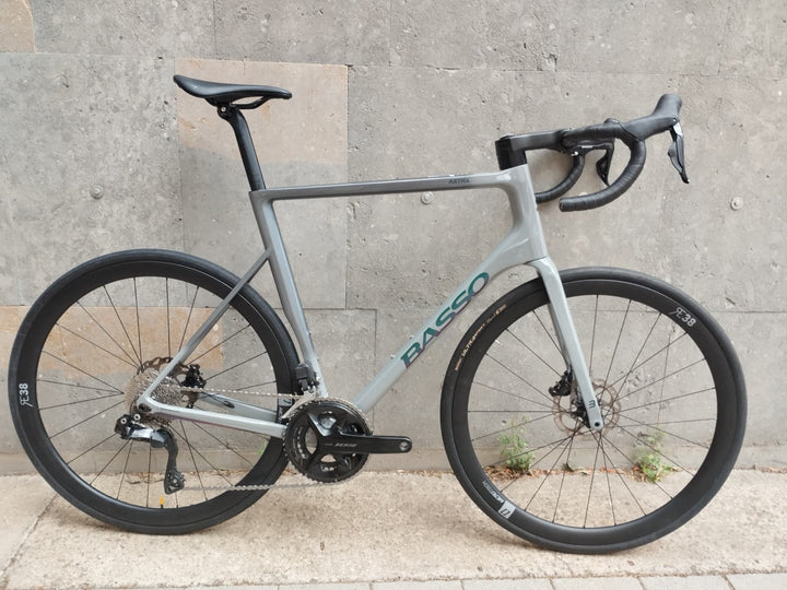 Basso Astra Rennrad 2025 (Shimano 105 di2) Ausstellungsstück Größe 58 (2)