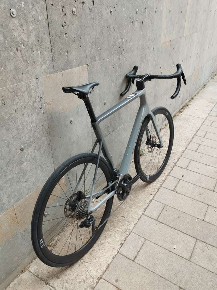 Basso Astra Rennrad 2025 (Shimano 105 di2) Ausstellungsstück Größe 58 (2)