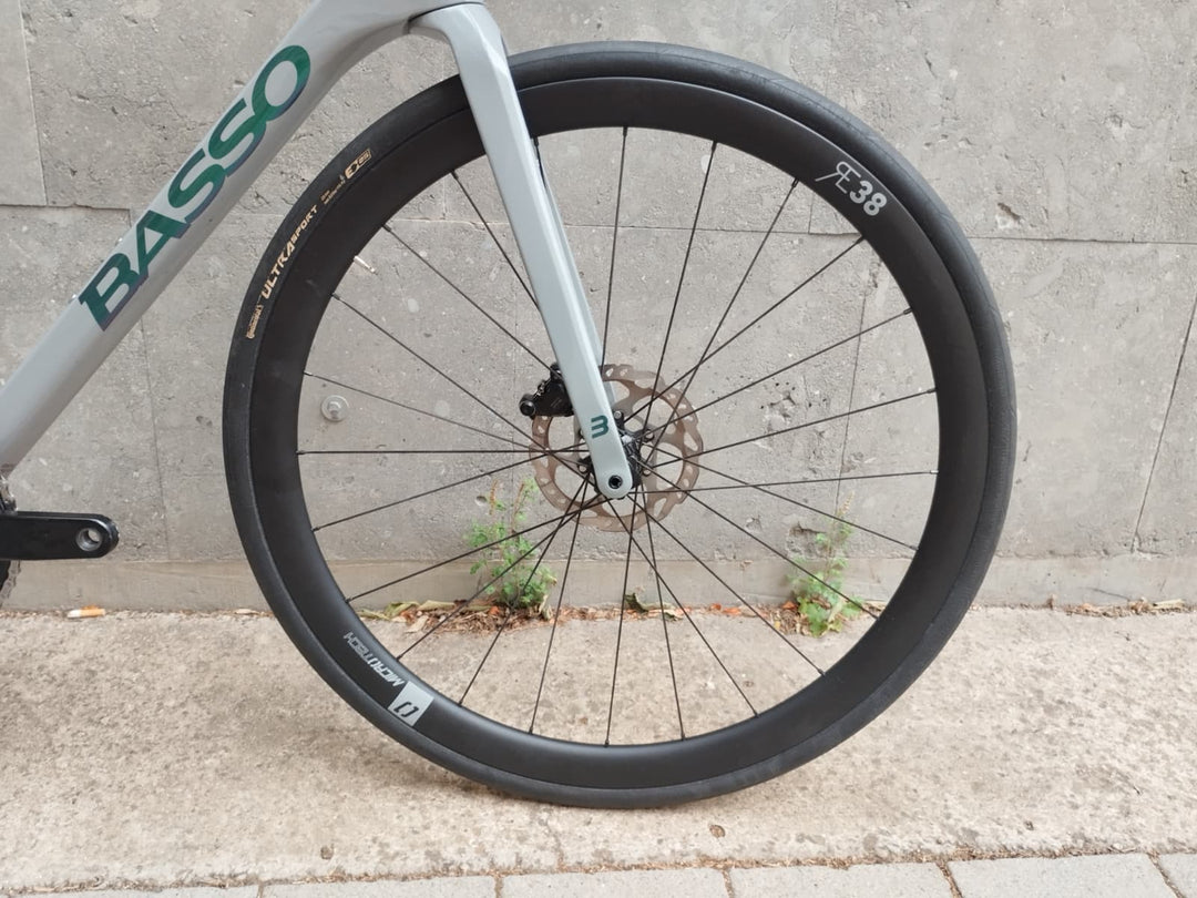 Basso Astra Rennrad 2025 (Shimano 105 di2) Ausstellungsstück Größe 58 (2)