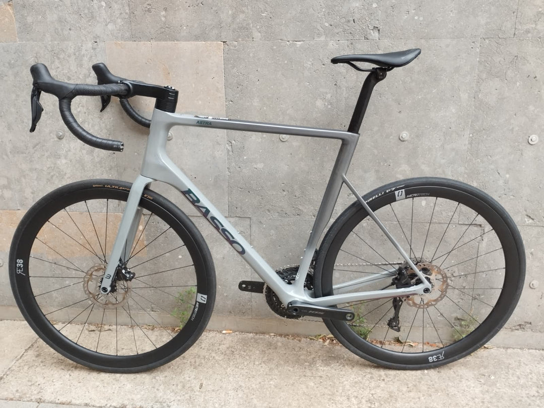Basso Astra Rennrad 2025 (Shimano 105 di2) Ausstellungsstück Größe 58 (2)