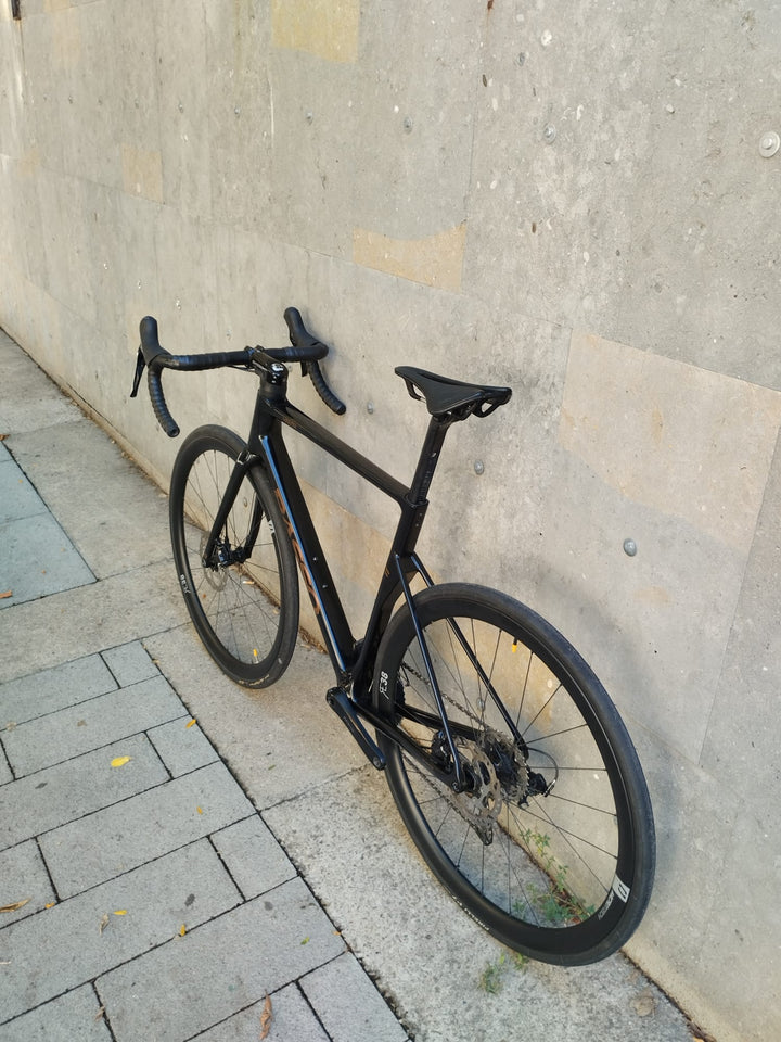 Basso Venta R (Shimano 105 12 velocità) Ex-demo Taglia 51 cm