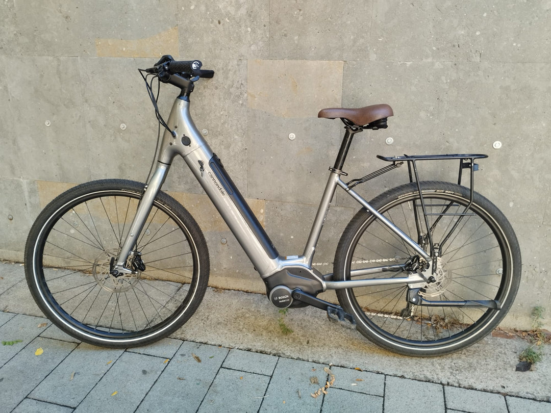 Bicicleta urbana elèctrica Cannondale 650 U Adventure NEO 4 d’exposició, talla L