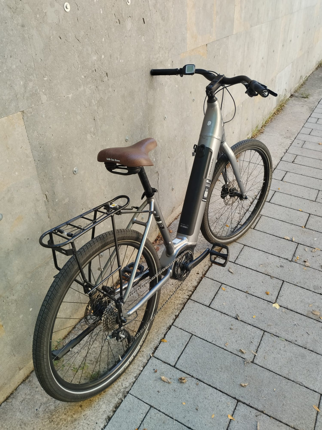 Bicicleta urbana elèctrica Cannondale 650 U Adventure NEO 4 d’exposició, talla L