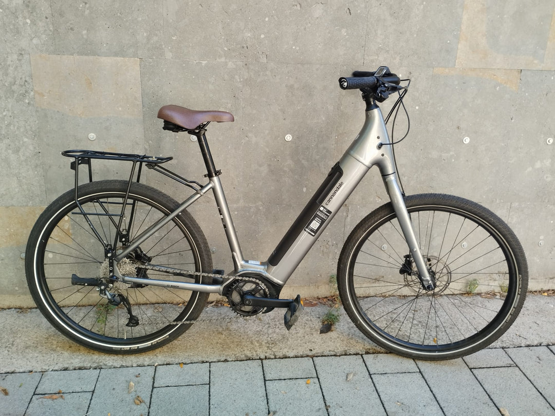 Bicicleta urbana elèctrica Cannondale 650 U Adventure NEO 4 d’exposició, talla L
