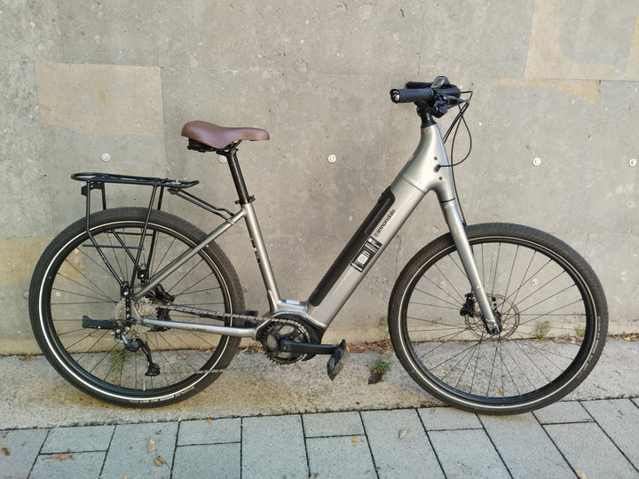 Bicicleta urbana elèctrica Cannondale 650 U Adventure NEO 4 d’exposició, talla L