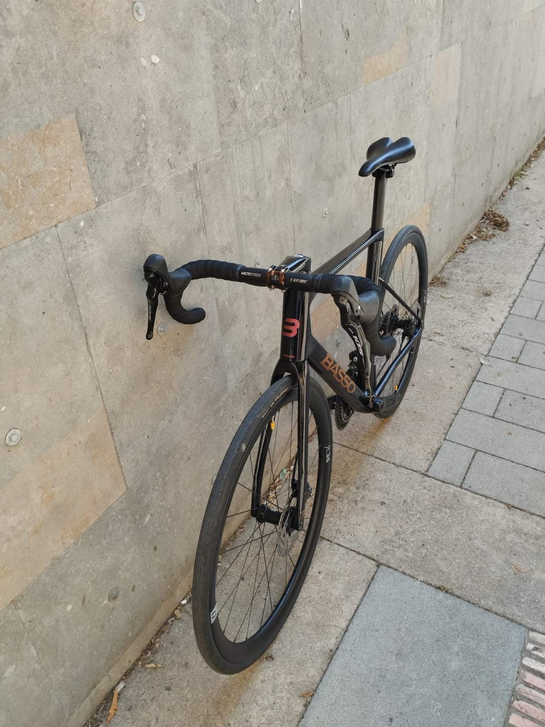 Basso Venta (Shimano 105 12 velocità) ex demo, taglia 53 cm, ruote in carbonio