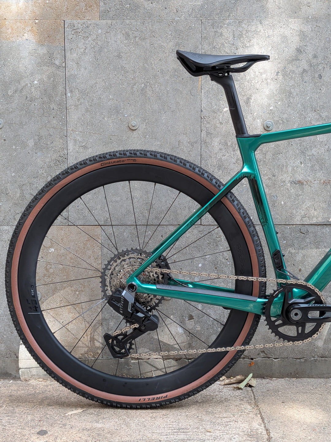 Bicicleta de grava Colnago G4-X (Sram Rival XPLR) Vision SC 45