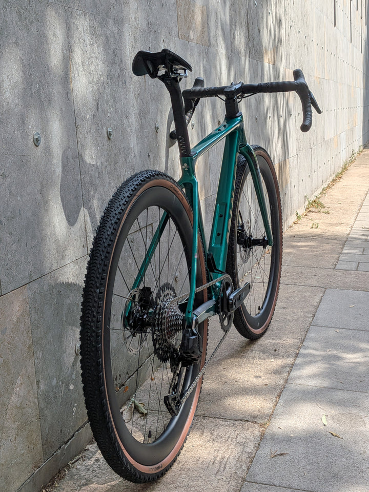 Bicicleta de grava Colnago G4-X (Sram Rival XPLR) Vision SC 45