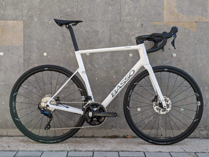 Basso Venta R Disc Road Bike (Shimano 105 12speed)