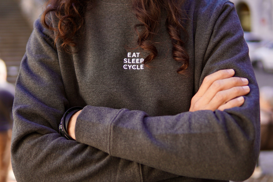 Samarreta amb logotip Eat Sleep Cycle - Gris Fosc