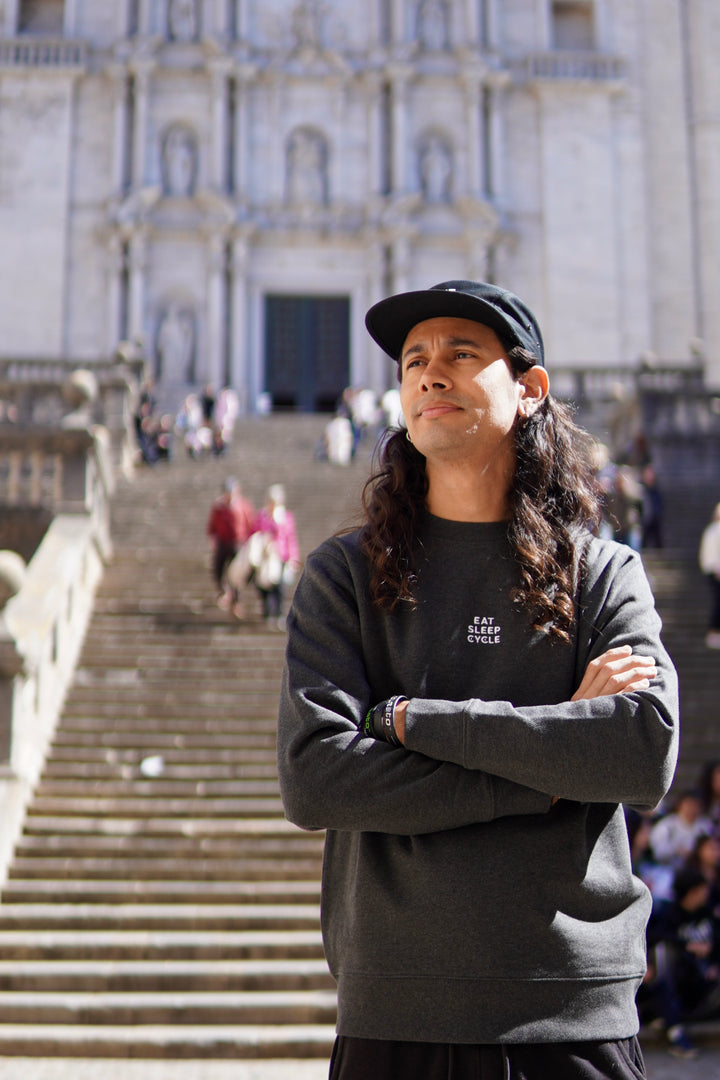 Samarreta amb logotip Eat Sleep Cycle - Gris Fosc