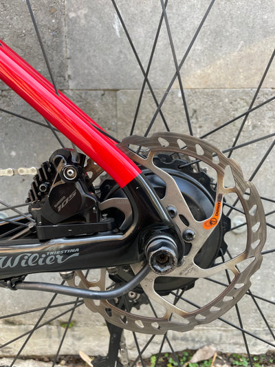 Bicicleta de carretera híbrida Wilier Garda (Shimano 105 Di2) Exposición 2025 Talla S