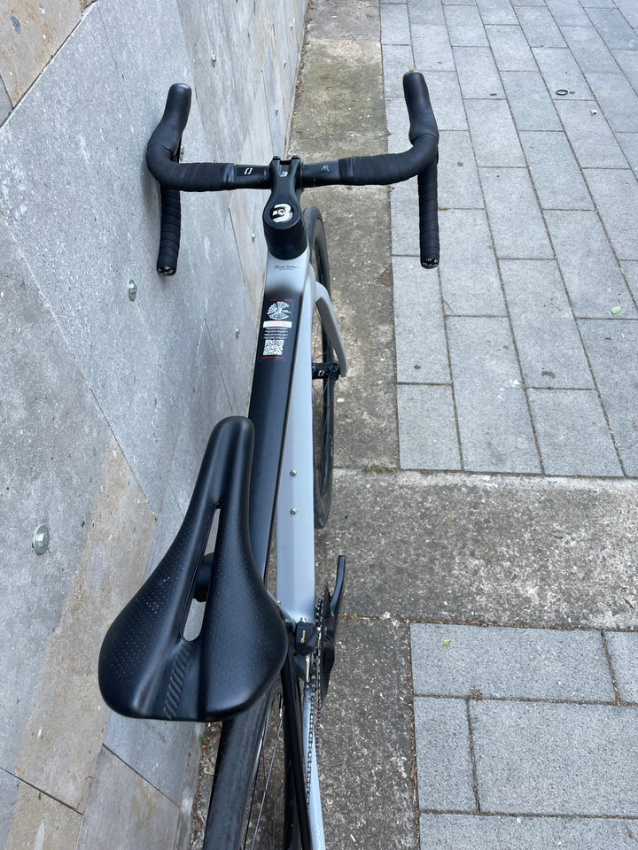 Bicicleta de carretera Basso Astra Disc (Shimano 105 di2) Ex-Demo Mida 48