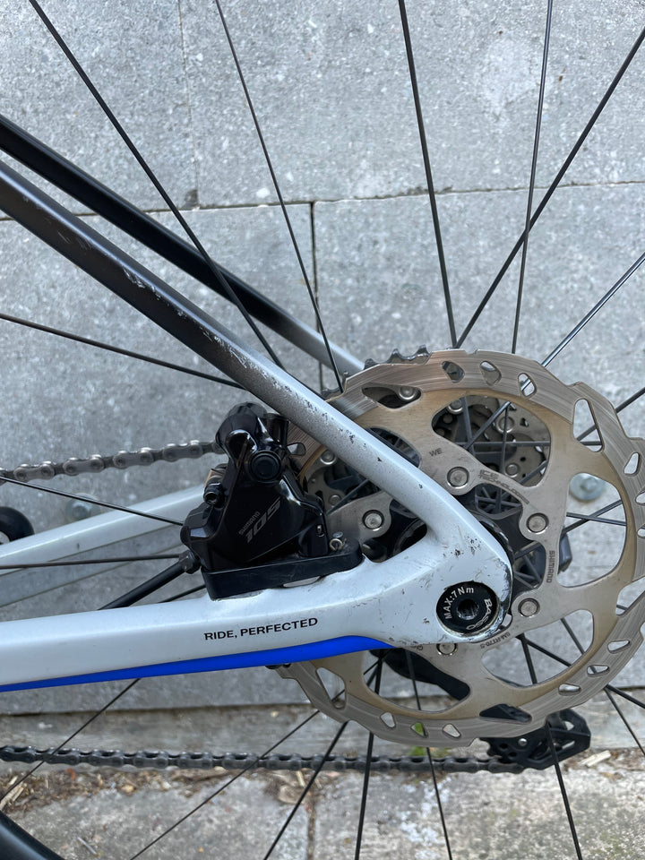Bicicleta de carretera Basso Astra Disc (Shimano 105 di2) Ex-Demo Mida 48