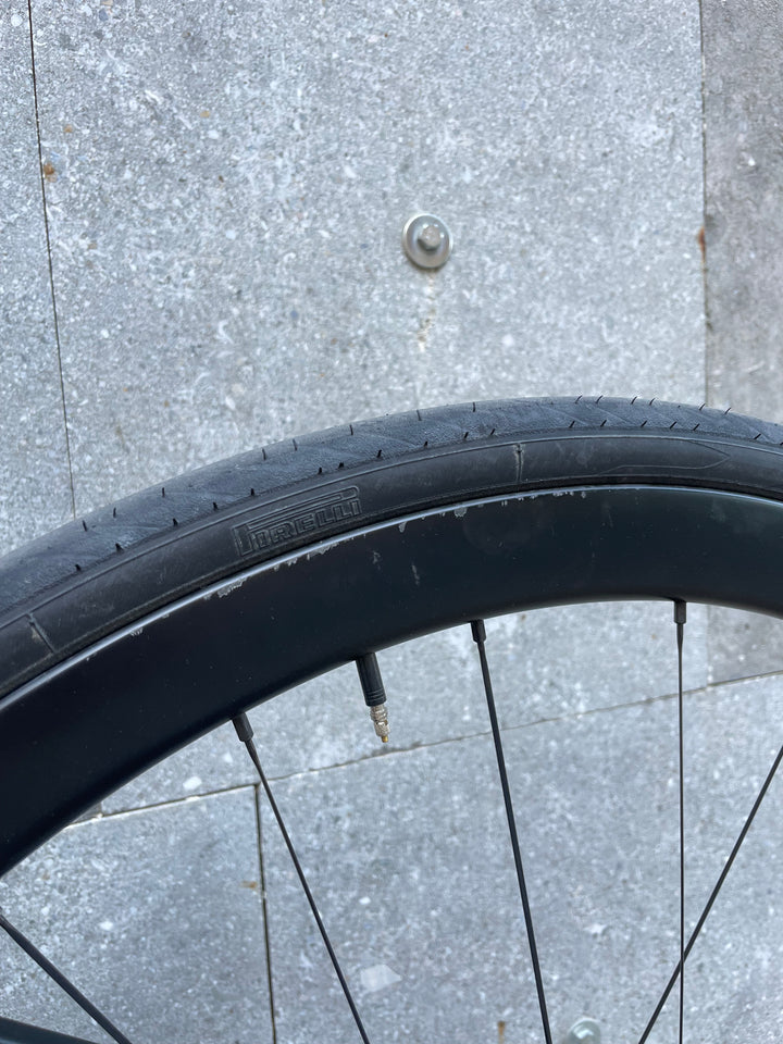 Bicicleta de carretera Basso Astra Disc (Shimano 105 di2) Ex-Demo Mida 48