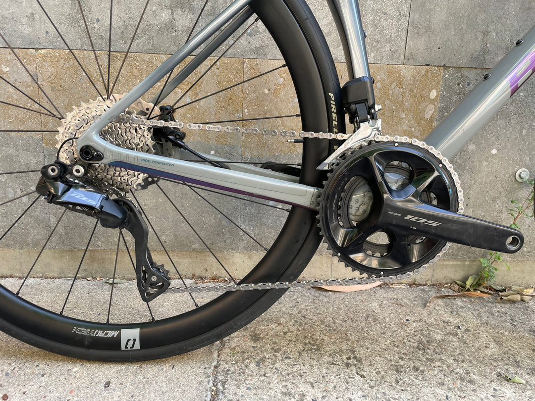 Bicicleta de carretera Basso Astra Disc (Shimano 105 di2) Ex-Demo - Mida 51