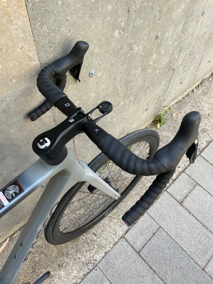 Bicicleta de carretera Basso Astra Disc (Shimano 105 di2) Ex-Demo - Mida 51
