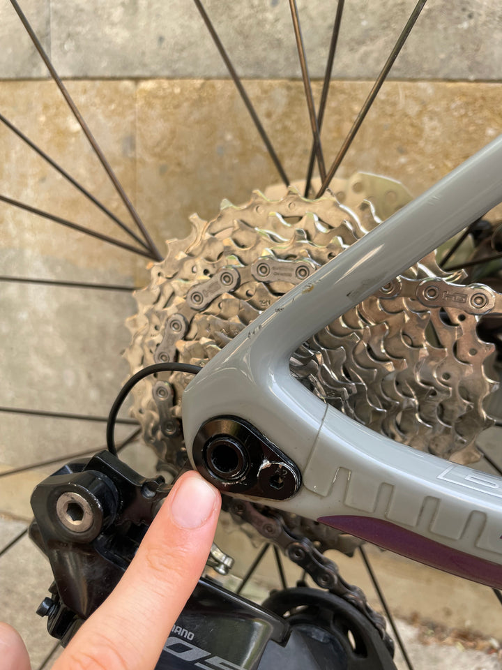 Bicicleta de carretera Basso Astra Disc (Shimano 105 di2) Ex-Demo - Mida 51
