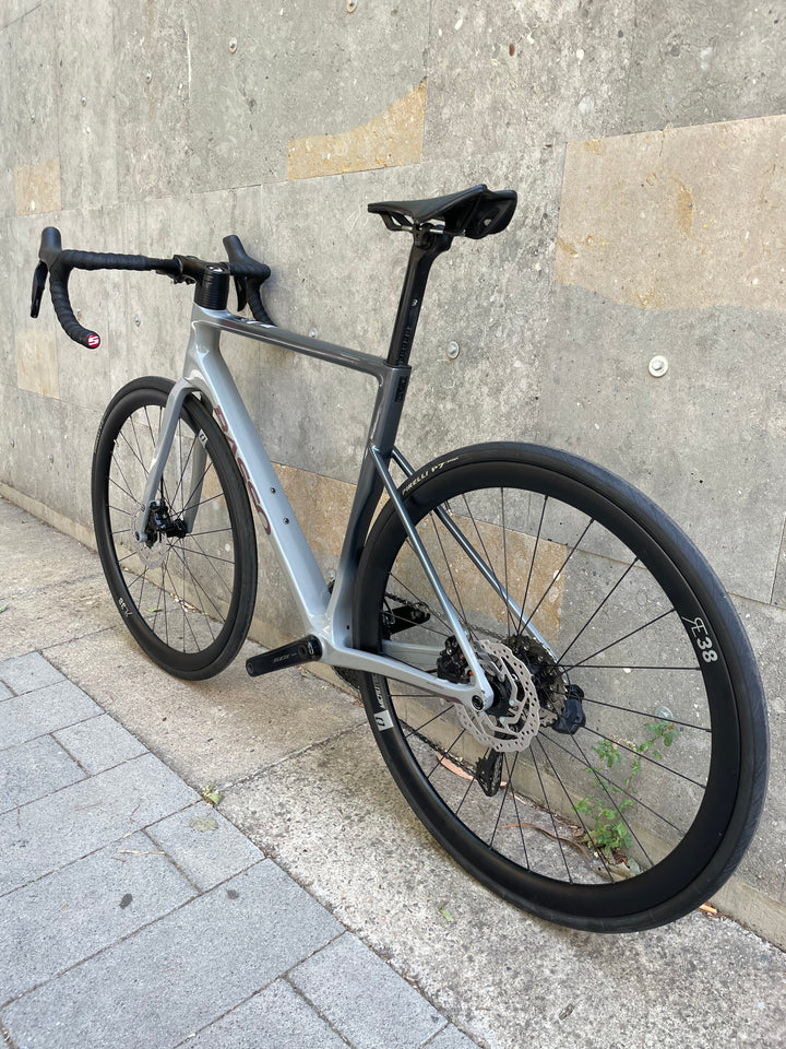 Bicicleta de carretera Basso Astra Disc (Shimano 105 di2) Ex-Demo - Mida 51