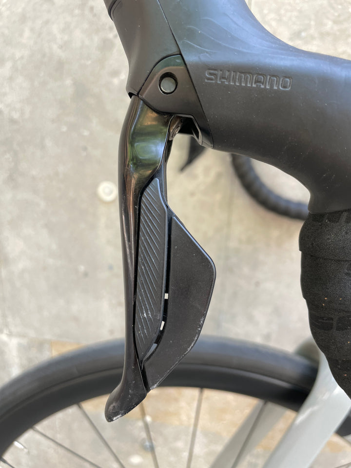 Bicicleta de carretera Basso Astra Disc (Shimano 105 di2) Ex-Demo - Mida 51