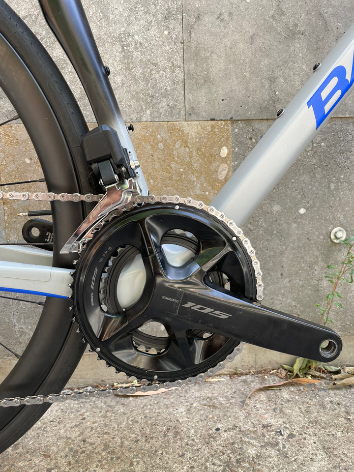 Bicicleta de carretera Basso Astra Disc (Shimano 105 di2 / RE38) talla 61 ex demo