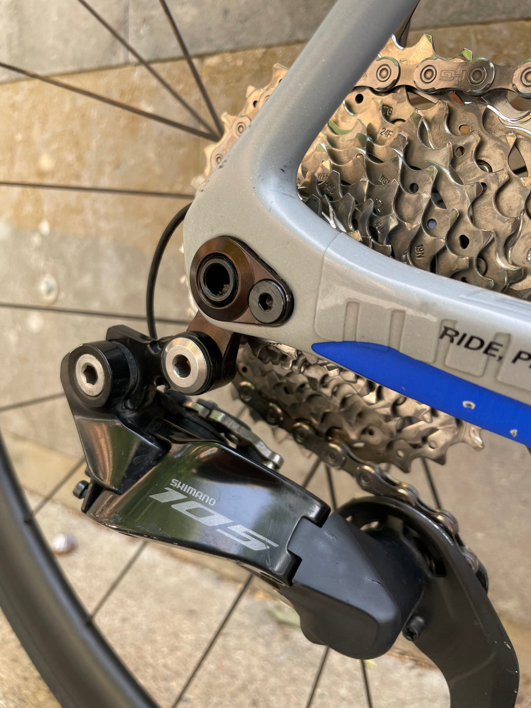 Bicicleta de carretera Basso Astra Disc (Shimano 105 di2 / RE38) talla 61 ex demo