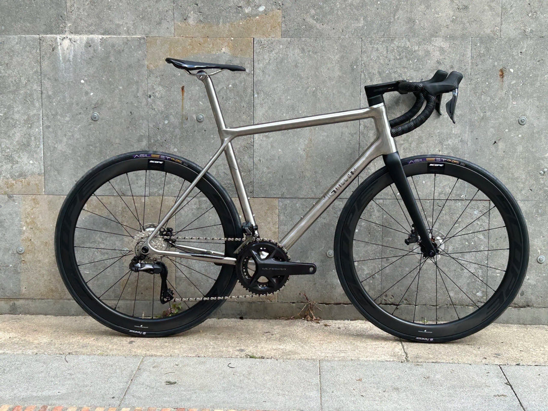 Bicicleta de carretera J.Guillem Formentor Titanium (Shimano Ultegra Di2) 2025