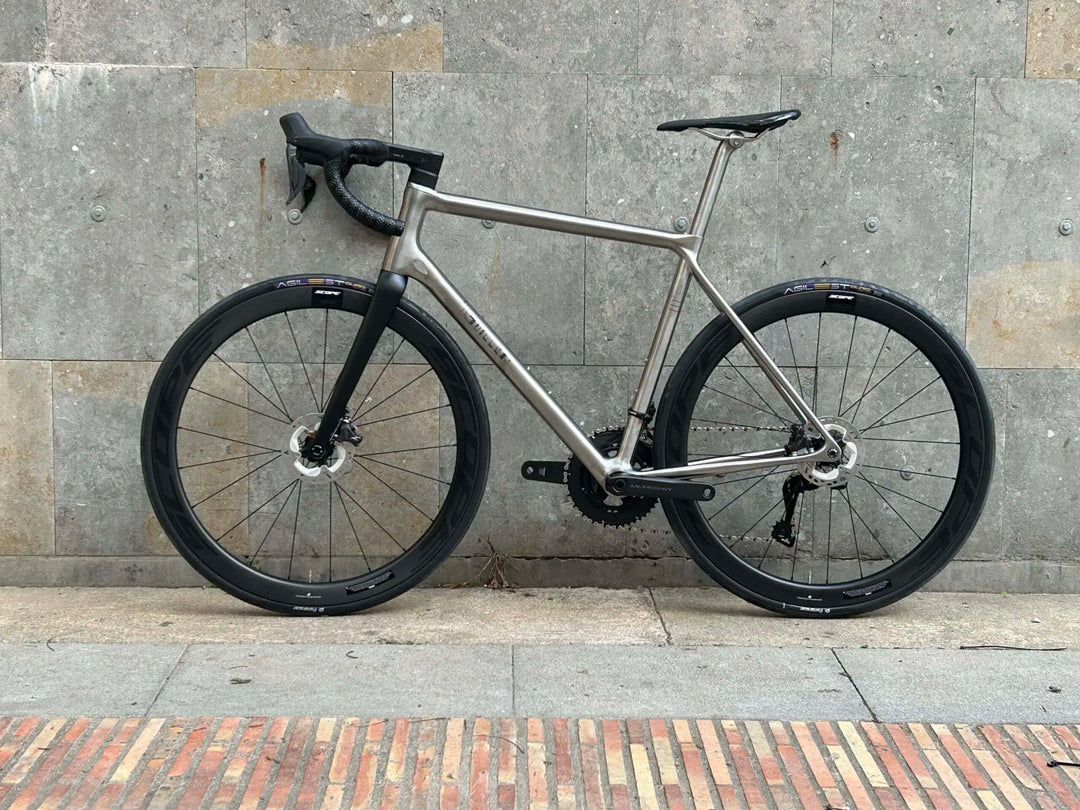 Bicicleta de carretera J.Guillem Formentor Titanium (Shimano Ultegra Di2) 2025