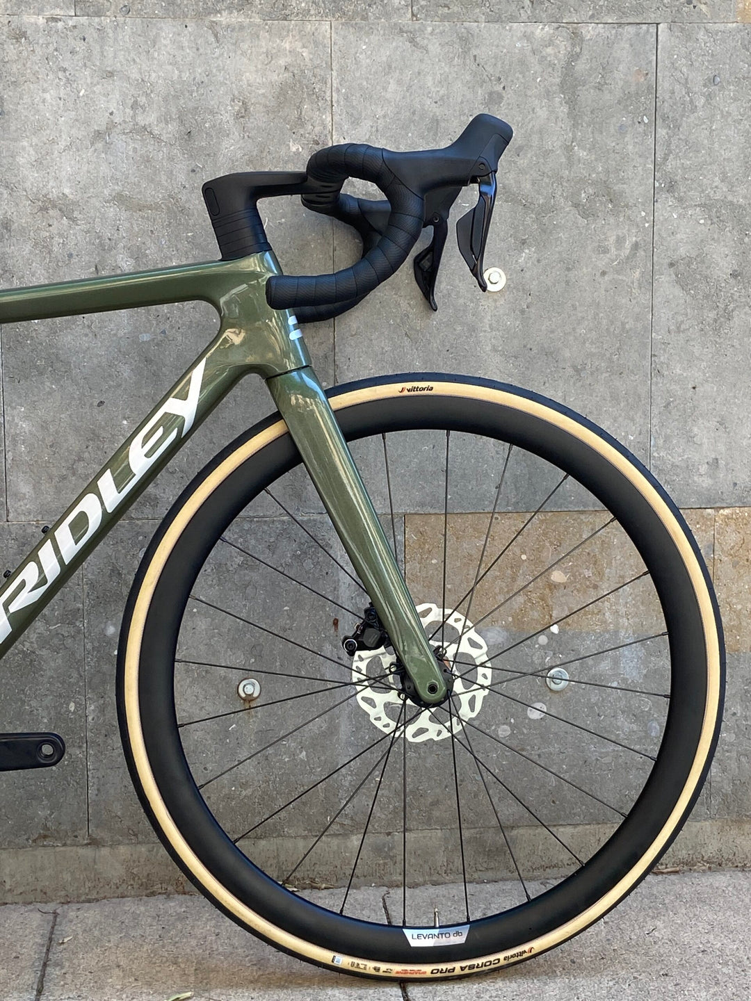 Ridley Falcn RS Disc Road Bike (Shimano 105 Di2 / Forza Levanto db)