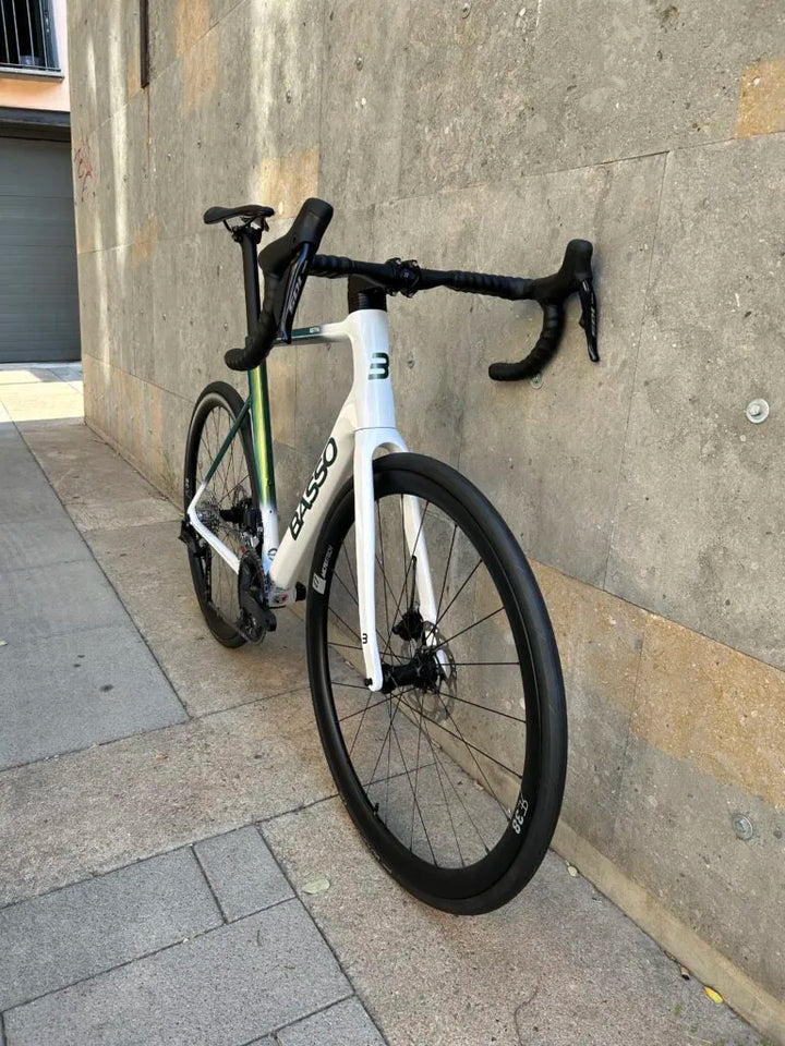 Basso Astra Disc Road Bike (Shimano 105 di2 / RE38)