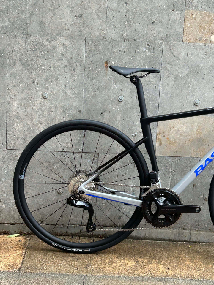 Basso Astra Disc Road Bike (Shimano 105 di2) 2025