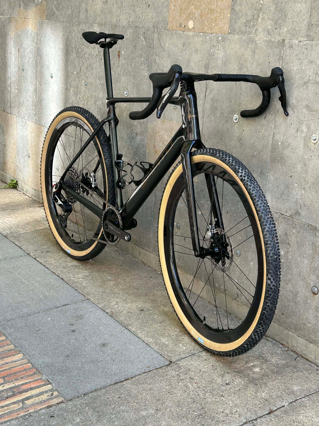 Sarto Raso Gravel Bike (SRAM Red AXS XPLR)