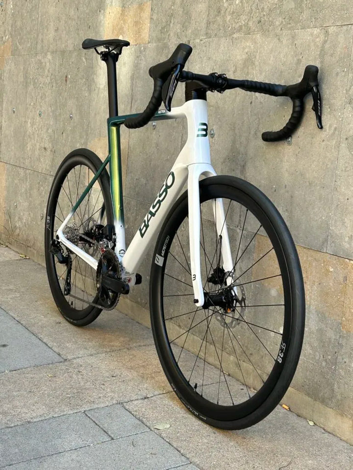 Basso Astra Disc Road Bike (Shimano 105 di2 / RE38)