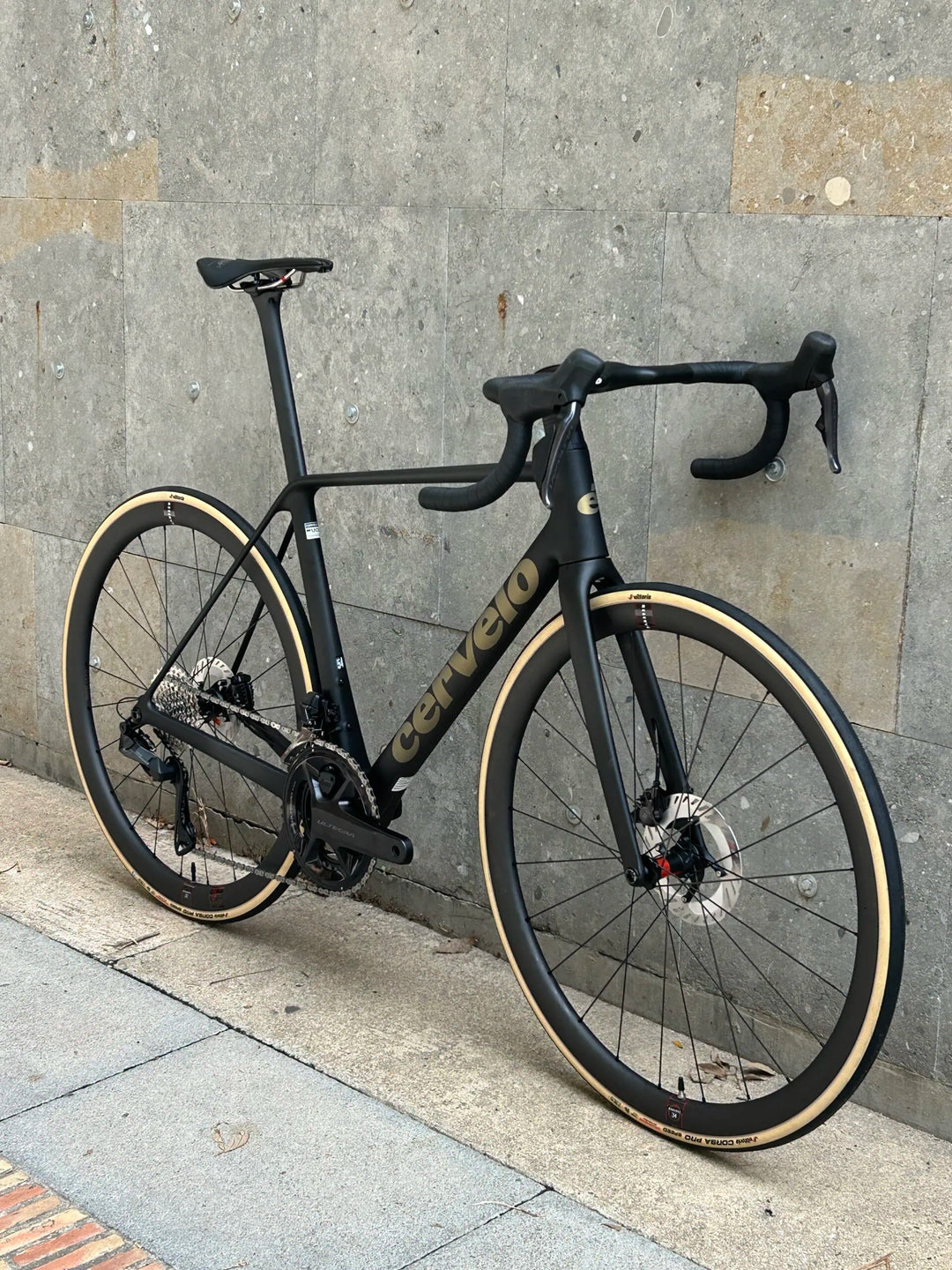 Cervelo R5 Road Bike (Shimano Ultegra Di2) 2025 - Five Black/Bronze