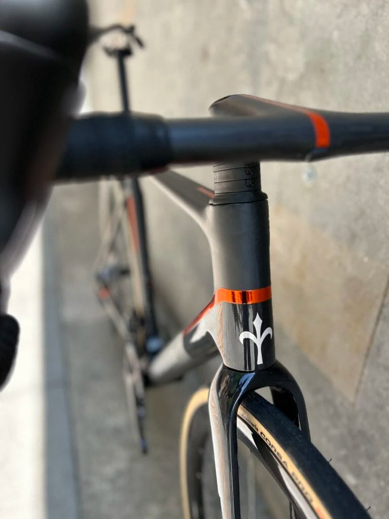 Wilier Verticale SLR – Ultegra Di2 | Kleos 36 | Negro Core