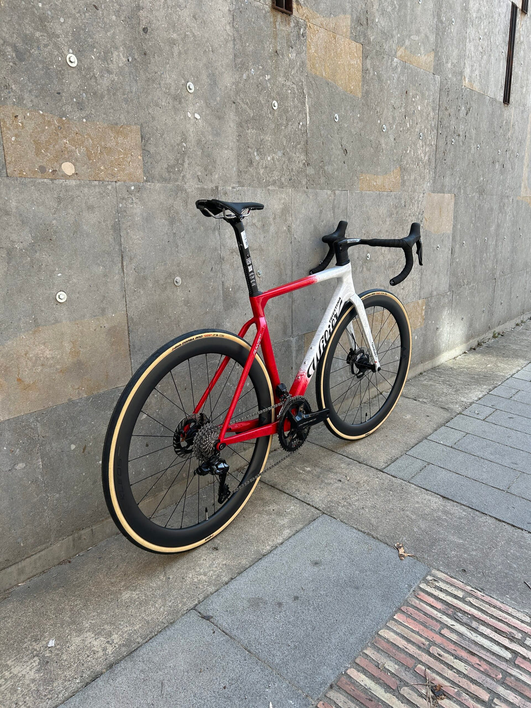 Bicicleta de carretera Wilier Filante SLR (Shimano Dura Ace Di2) 2025