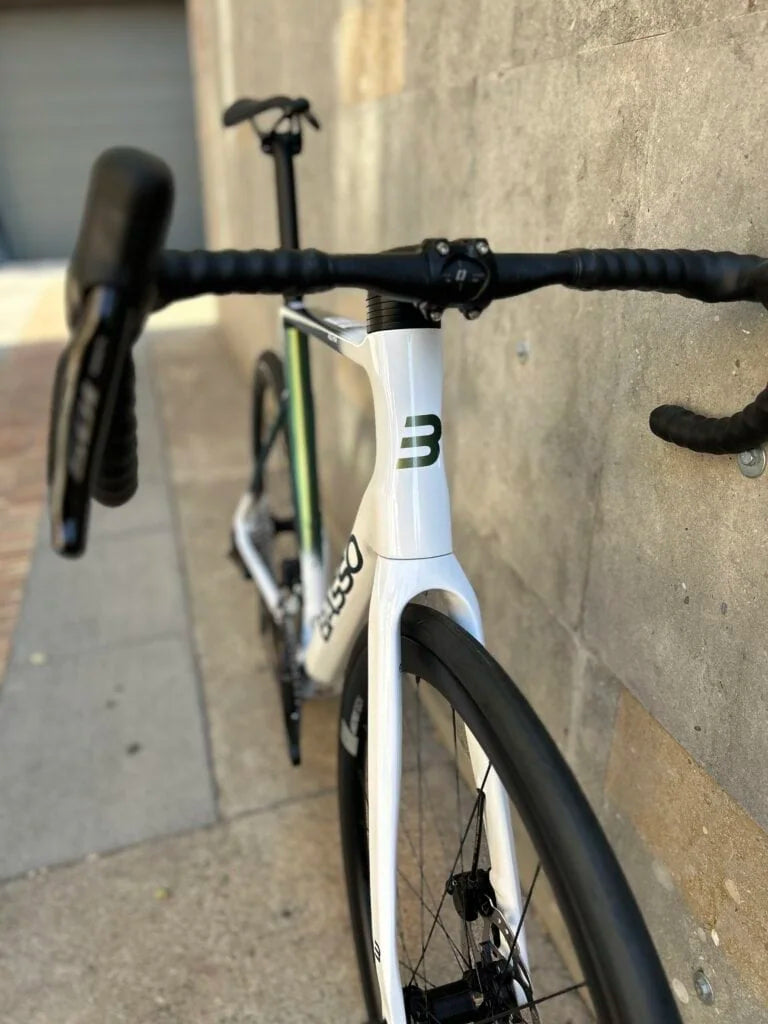 Basso Astra Disc Road Bike (Shimano 105 di2 / RE38)