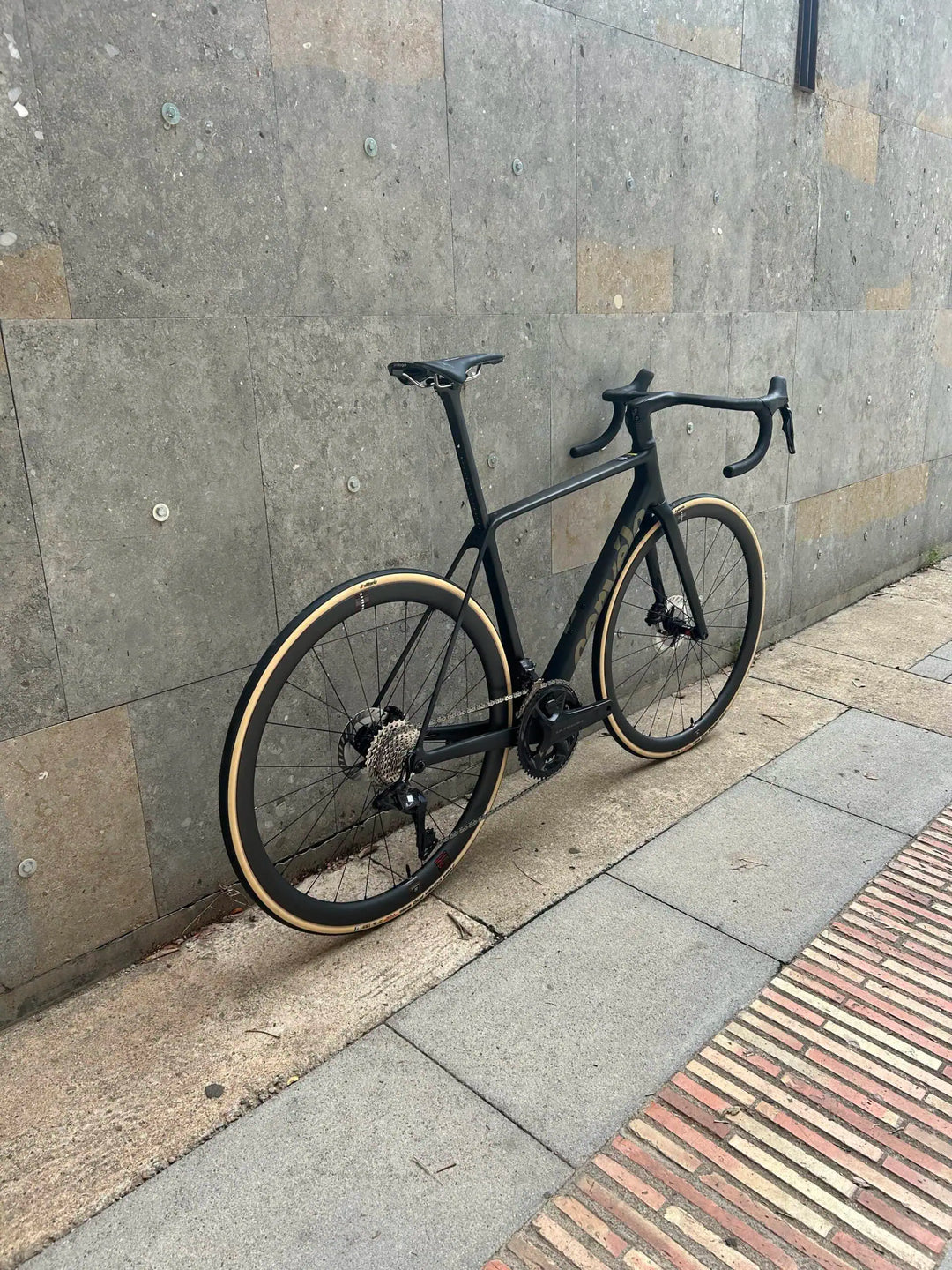 Cervelo R5 Road Bike (Shimano Ultegra Di2) 2025 - Five Black/Bronze