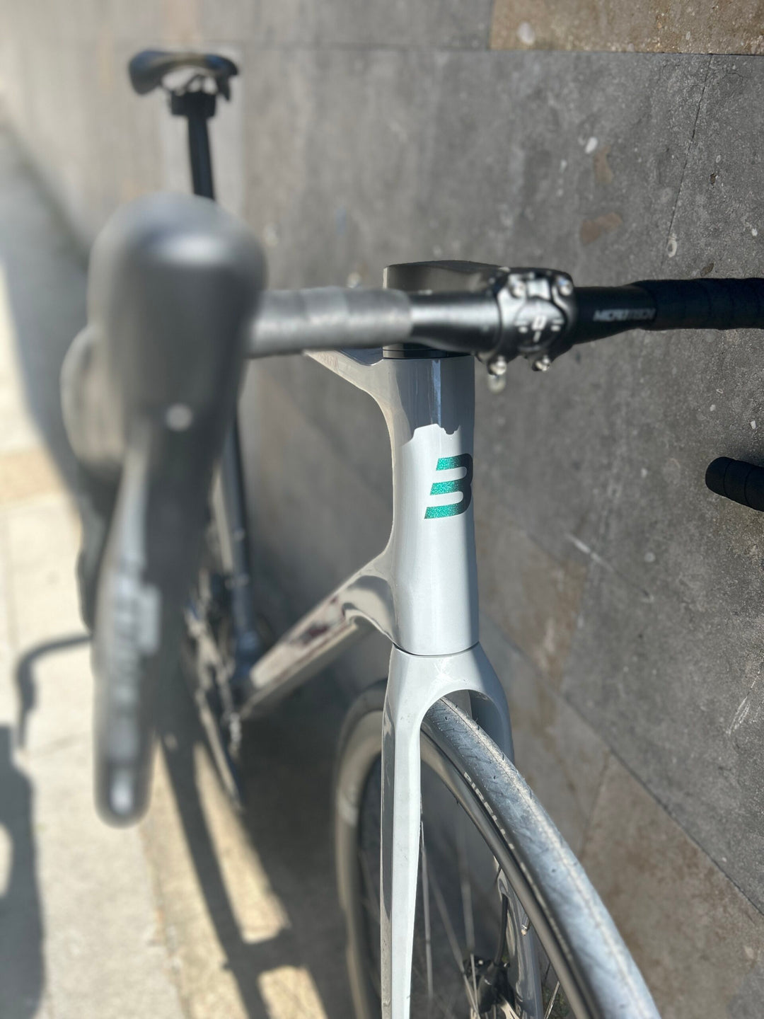 Bicicleta de carretera Basso Astra Disc (SRAM Force AXS D2) Ex-Demo Talla 58